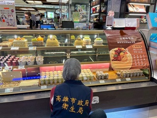 高雄老字號門市蛋糕被投訴有蟑螂 衛生局也查察工廠
