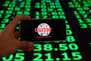 台積電下挫21元 台股收跌344點險守21000點