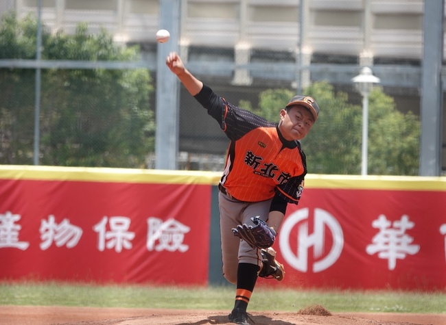 華南青少棒李翊瑋好投新北勝 爸爸李金龍教變速球 | 華視新聞