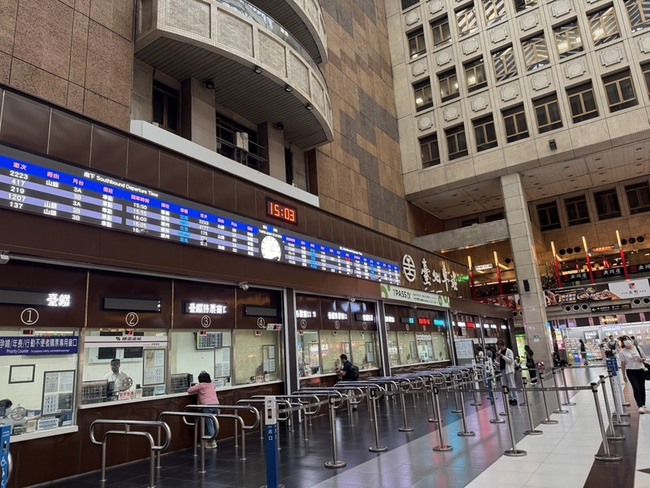 乘客攻擊事件頻傳 台鐵規劃增見警率及密錄器 | 華視新聞