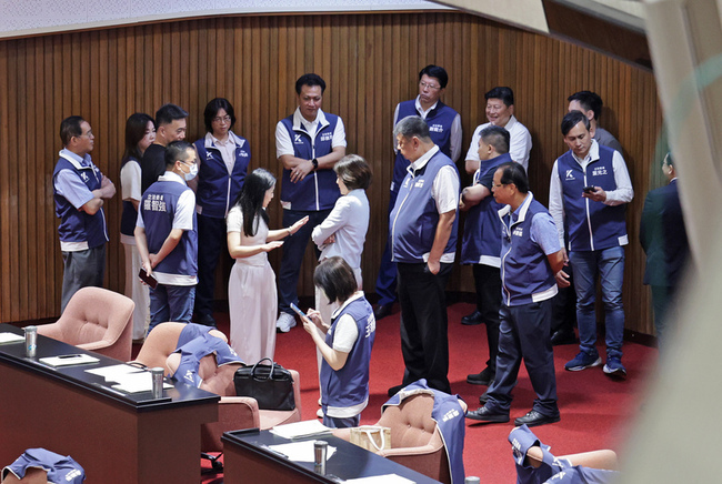 藍白提2028無煤中火決議 綠將提對案反制 | 華視新聞