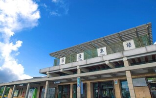 台鐵暑假週末3列自強增停福隆站 配合沙雕藝術季