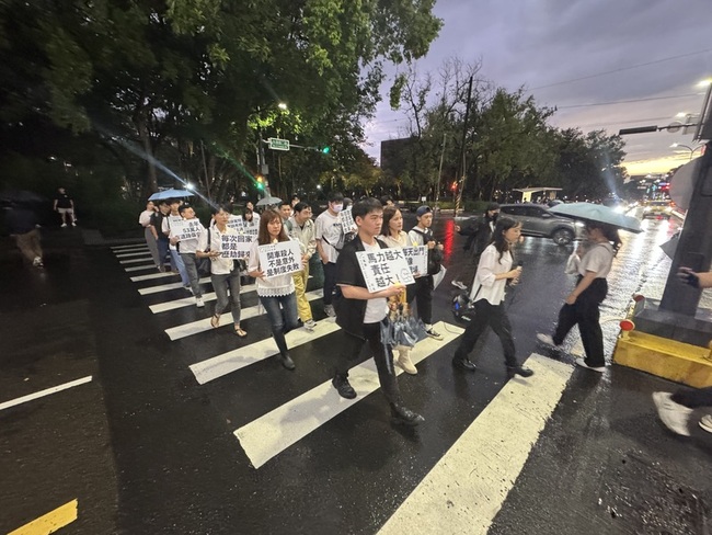 民團竹市辦白紙鶴活動  盼提升駕訓教育避免悲劇 | 華視新聞