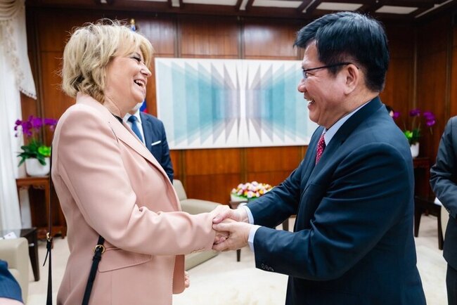 林佳龍：欣見波蘭羅茲市與台南締姊妹市 勉深化合作 | 華視新聞