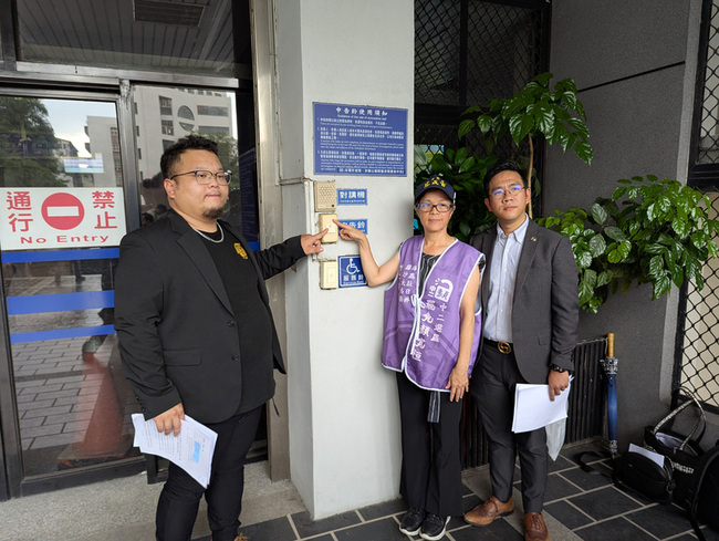 台中罷免藍委志工遭男子作勢攻擊驅趕 民團提告 | 華視新聞