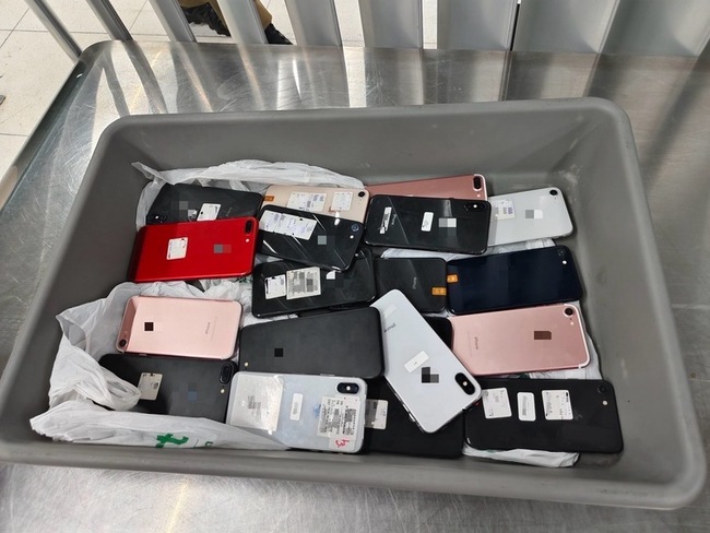 3台灣人攜帶19支疑似詐騙用手機入境 泰國機場被捕 | 華視新聞