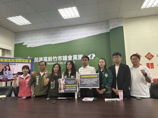 民代籲敬老卡開放家屬代為使用  竹市府：限本人