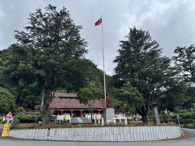梨山賓館前蔣中正銅像擬遷館內引議 參山處：再溝通 | 華視新聞