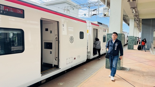 台鐵花東會員點數回饋加碼 陳瑩：票價優惠仍無感 | 華視新聞