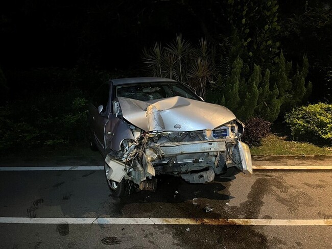 金門車撞路燈桿酒測超標男自稱乘客  警查駕駛人 | 華視新聞