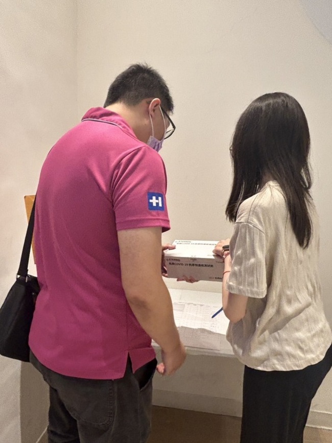 疫情升溫高市急購3萬劑快篩 供244家住宿型長照機構 | 華視新聞