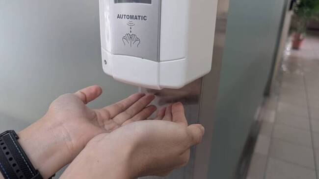 疫情升溫有廠商酒精漲價  藥師質疑發災難財 | 華視新聞