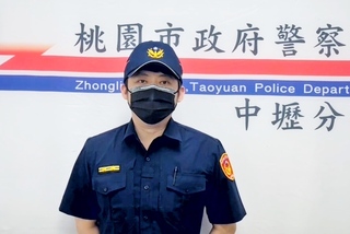 狹路相逢就不讓 桃園中壢2轎車小巷僵持3小時