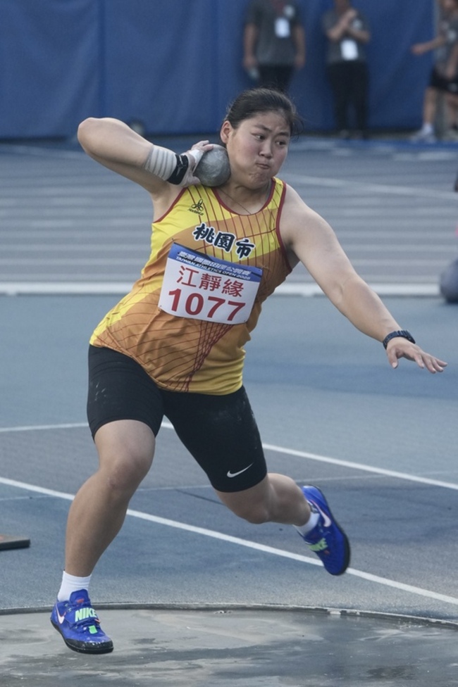 台灣田徑公開賽  江靜緣女子鉛球奪銀 | 華視新聞