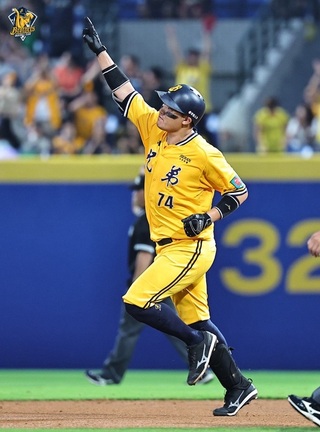 慶祝鄭浩均回歸一軍 許基宏3響砲5打點火力支援