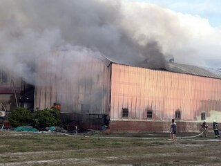 新港鄉農藥倉庫竄火煙 撲滅後空氣瀰漫刺鼻味
