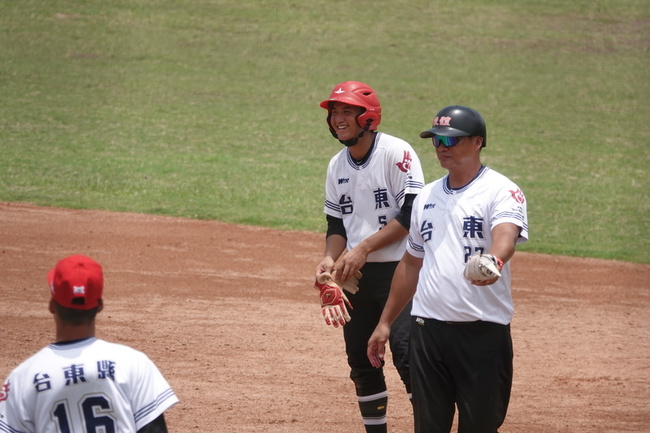 楊益回幸運地延長賽代打建功  玉山盃助台東搶勝 | 華視新聞