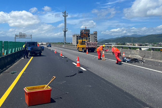 國5宜蘭礁溪段衝撞車禍 小貨車駕駛傷重不治