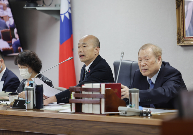 遭指朝野協商時打電話騷擾 羅智強、柯建銘互嗆 | 華視新聞