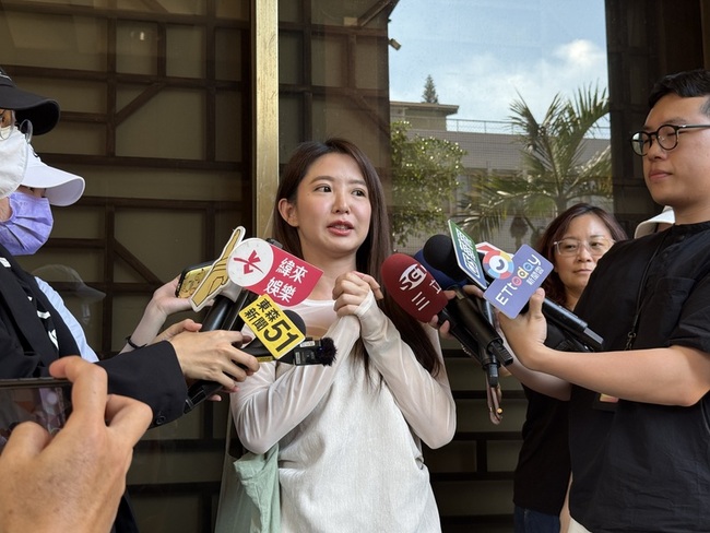 提告管委會洩漏個資 郭書瑤赴北檢出庭 | 華視新聞