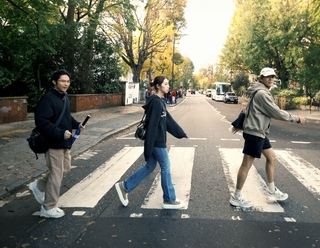 告五人新輯前進披頭四錄音室  大年初一直奔倫敦