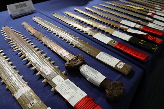 查獲黑市價百萬鯊魚劍 管碧玲籲守護海洋生物 | 華視新聞