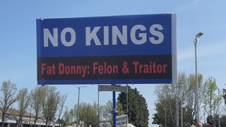 美示威群眾6/14舉行「無王日」 回應華府閱兵儀式