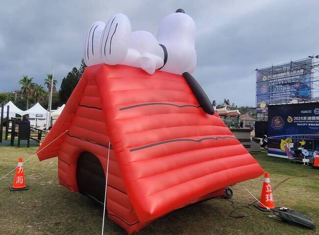 澎湖海上花火節  史努比大型裝置藝術登場 | 華視新聞