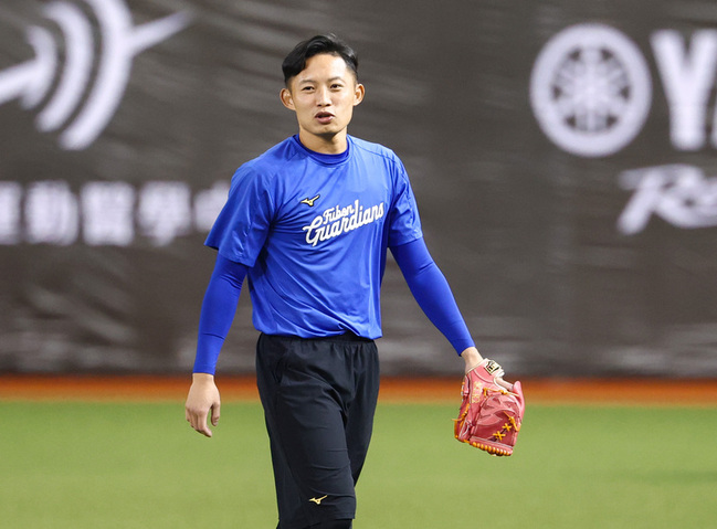 江國豪恢復健康開始隨隊 盼趕快幫球隊分擔局數 | 華視新聞