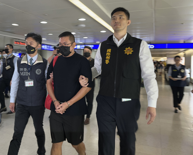 跨國運毒遭判刑潛逃 調查局自泰國押解返台歸案 | 華視新聞