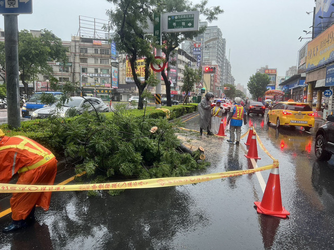 高雄山區再增那瑪夏停班課  桃源撤離45人 | 華視新聞