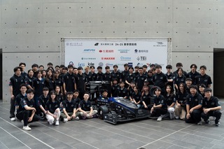 清大輕量化碳纖維賽車亮相 8月挑戰歐洲方程式賽