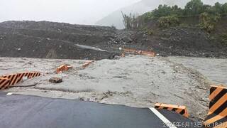 大雨高雄3區撤384人 南橫便道遭溪水沖毀100公尺