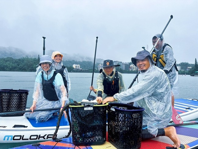 日管處宣導SUP安全及環保 攜手志工、業者清垃圾 | 華視新聞