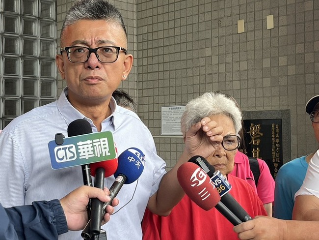 高雄雙罷劫宣布不送件 許智傑：荒唐鬧劇終於謝幕 | 華視新聞