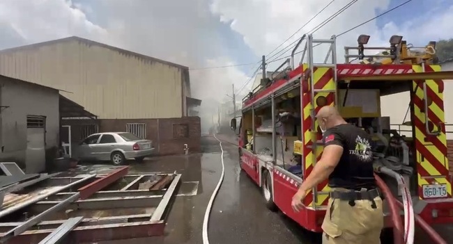 台南市慧雄企業社火警波及3廠區  暫無人傷亡 | 華視新聞