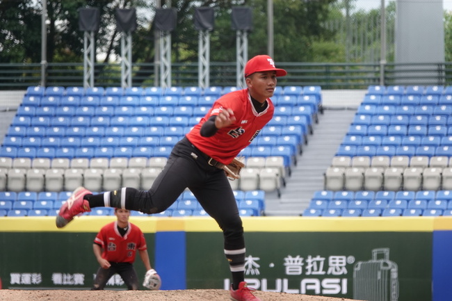 黃宇昇氣氛到位練投飆速150  教頭看好球速再提升 | 華視新聞