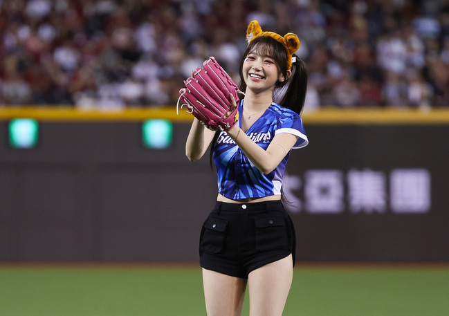 李珠珢合體起亞前隊友 悍將大巨蛋主場吸引3萬人 | 華視新聞