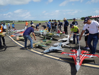 恆春機場首次無人機大會師  百名一般飛友超興奮