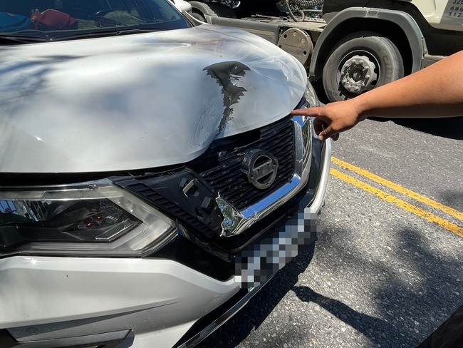 宜蘭南澳台9線落石  2車受損幸無人傷 | 華視新聞