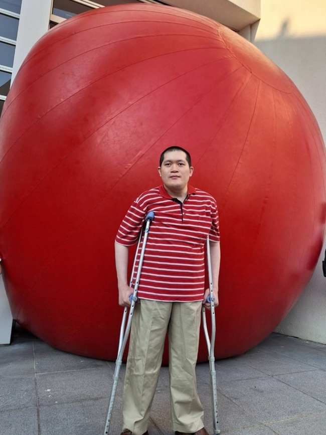 總統教育獎得主全盲重聽 投入資工協助身障生學習 | 華視新聞