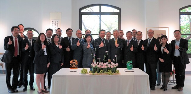 陽明子公司續簽高雄港第70號貨櫃碼頭20年長約 | 華視新聞