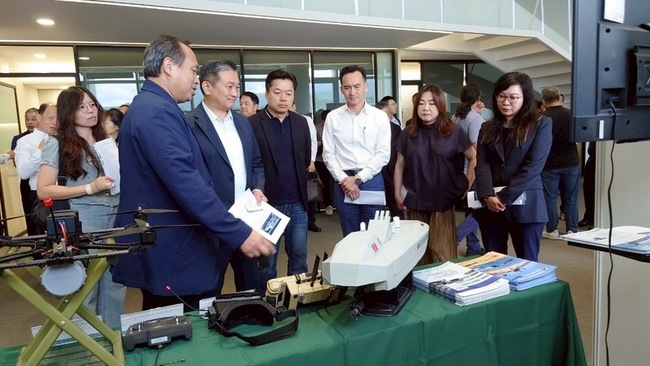 中科院辦無人艇公開展示 立委視察雷虎自研攻擊艇 | 華視新聞