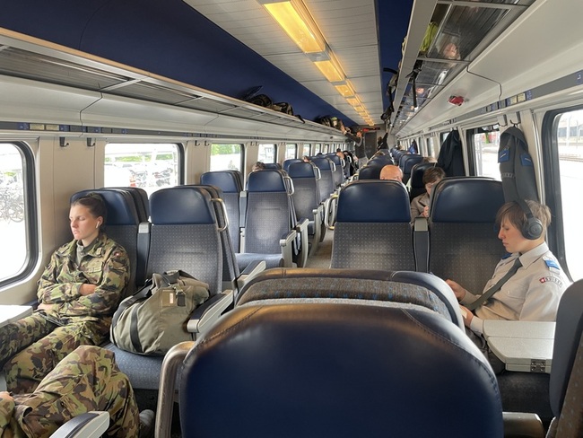 瑞士研究：全民皆兵 女性納入從軍義務支持度上升 | 華視新聞