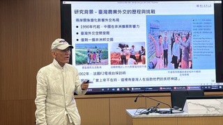 從西非農田到清華講堂 82歲方英彥獲雙碩士