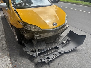 北市計程車疑煞車故障撞公車無人傷 警籲行前檢查