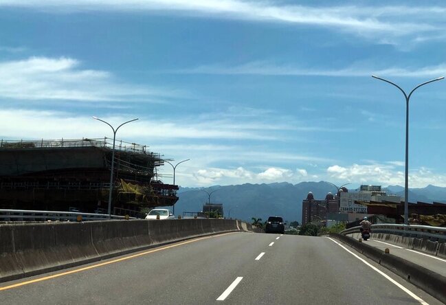 嘉市鐵路高架跨越工程 博愛陸橋部分時段夜間封閉 | 華視新聞