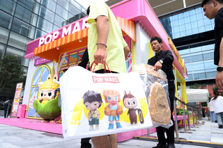 泡泡瑪特大規模補貨 Labubu黃牛回收價慘跌