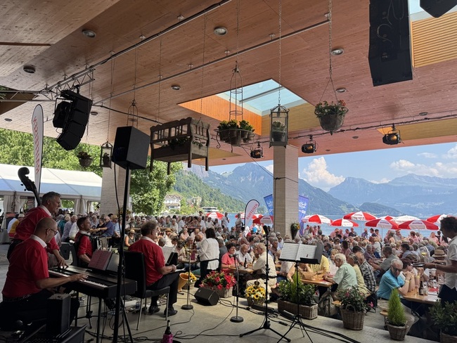 瑞士最大民俗音樂節 琉森湖畔登場 | 華視新聞