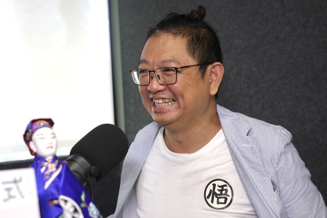 傳統布袋戲突破 黃僑偉演繹「葉不凡」不說話也動人 | 華視新聞